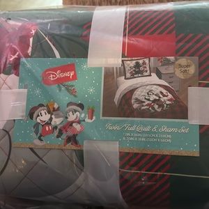 Mickey and Minnie Holiday Christmas Red & Green Plaid Twin Quilt & Sham